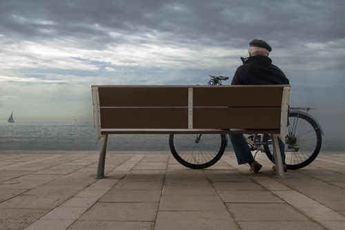 anciano-con-una-bicicleta